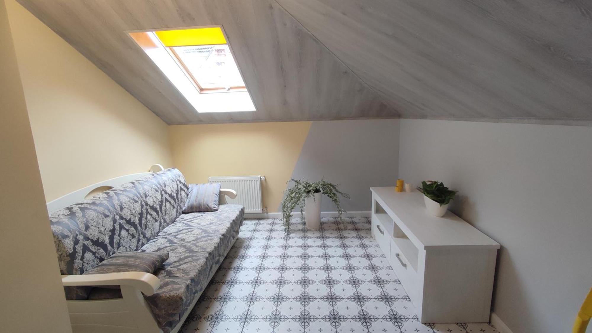 Сонячна Мансарда Apartment Kamianets-Podilskyi Luaran gambar
