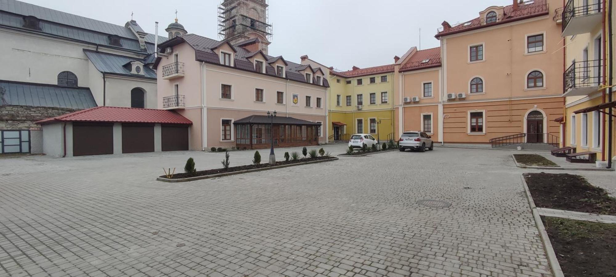 Сонячна Мансарда Apartment Kamianets-Podilskyi Luaran gambar
