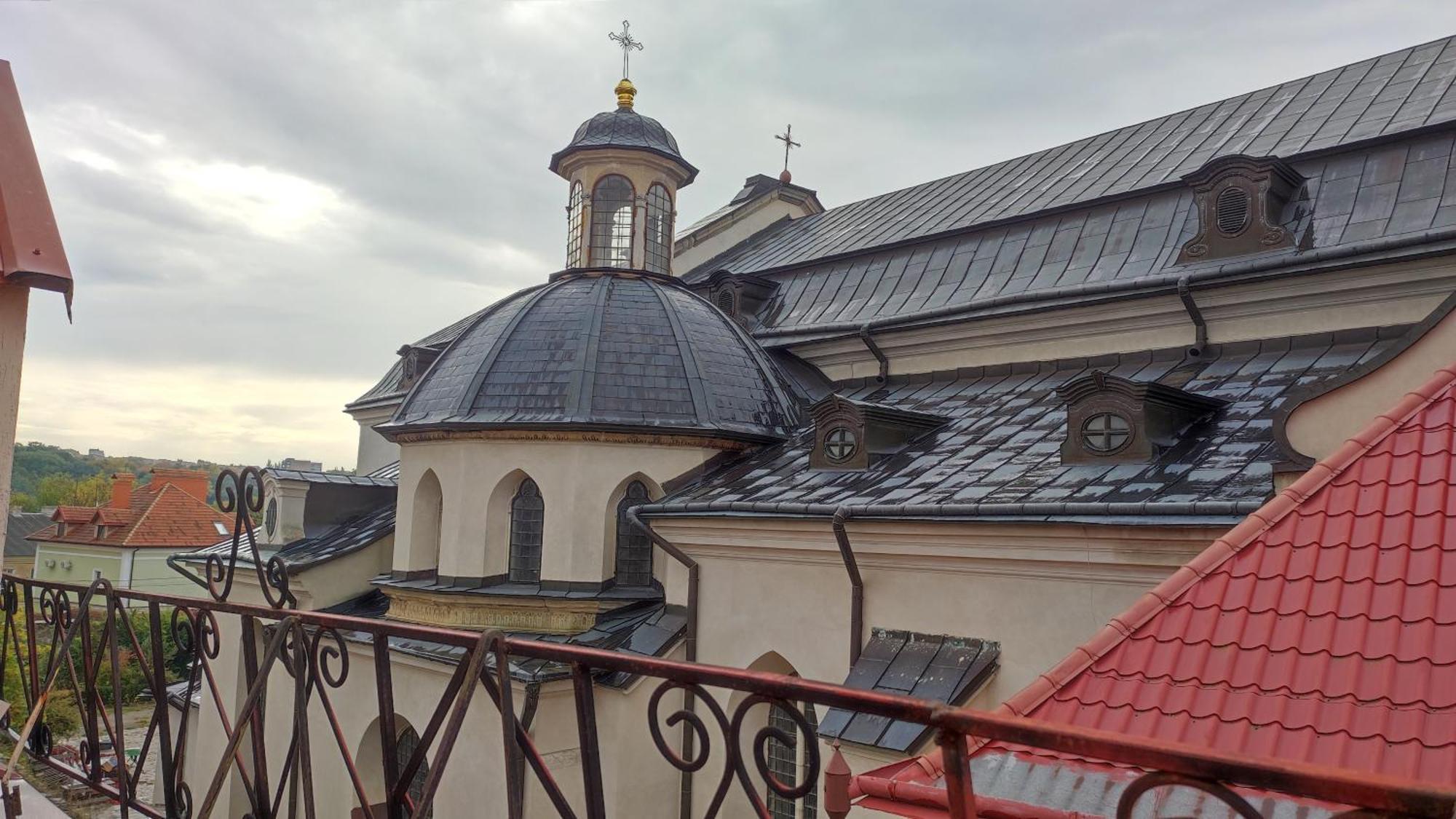 Сонячна Мансарда Apartment Kamianets-Podilskyi Luaran gambar